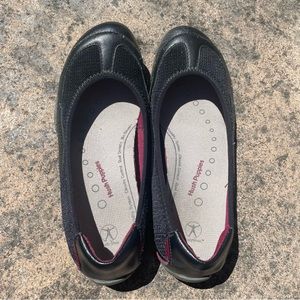 Hush Puppies slip on soft flats